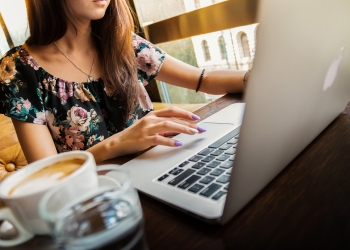 Acelera tu futuro: Así puedes estudiar en línea, carreras cortas en Perú