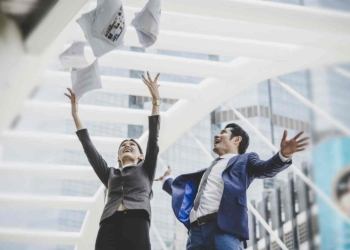 ¿Buscas ascender en tu trabajo? Una carrera en línea es la respuesta
