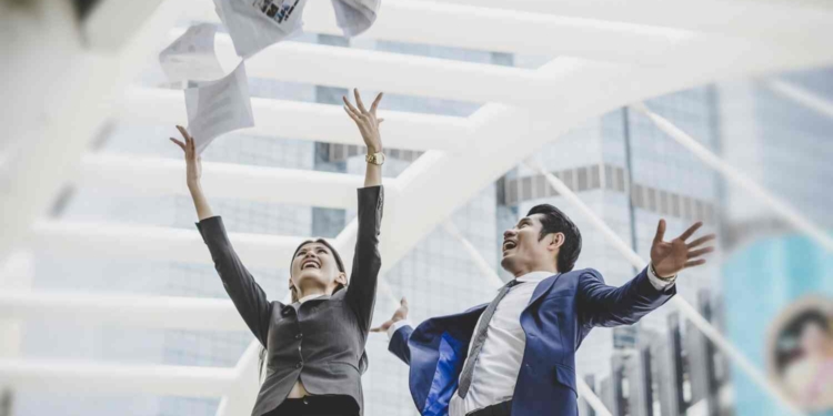 ¿Buscas ascender en tu trabajo? Una carrera en línea es la respuesta