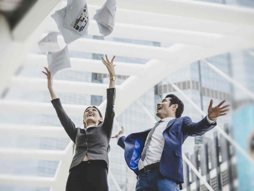 ¿Buscas ascender en tu trabajo? Una carrera en línea es la respuesta